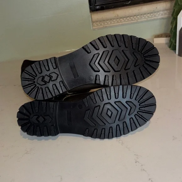 Women's Lace-Up Ankle Boots in Brown - Picture 5 of 8